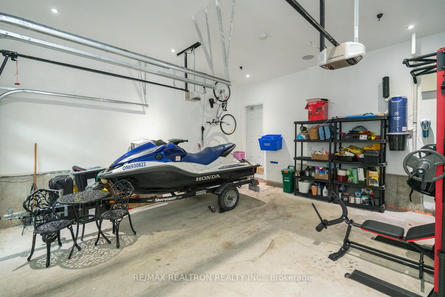 923 Goring Circ