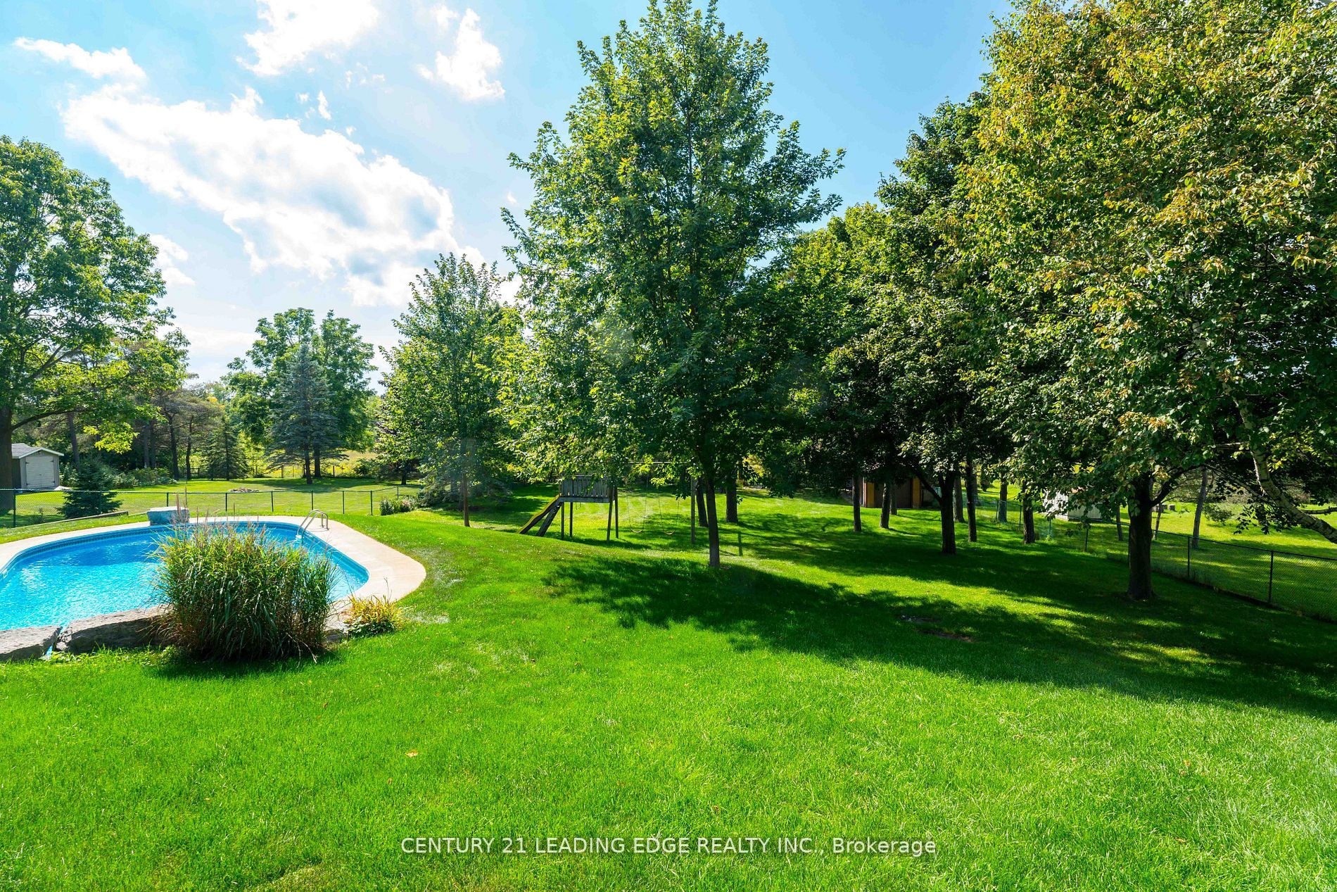 10 Lapier St
