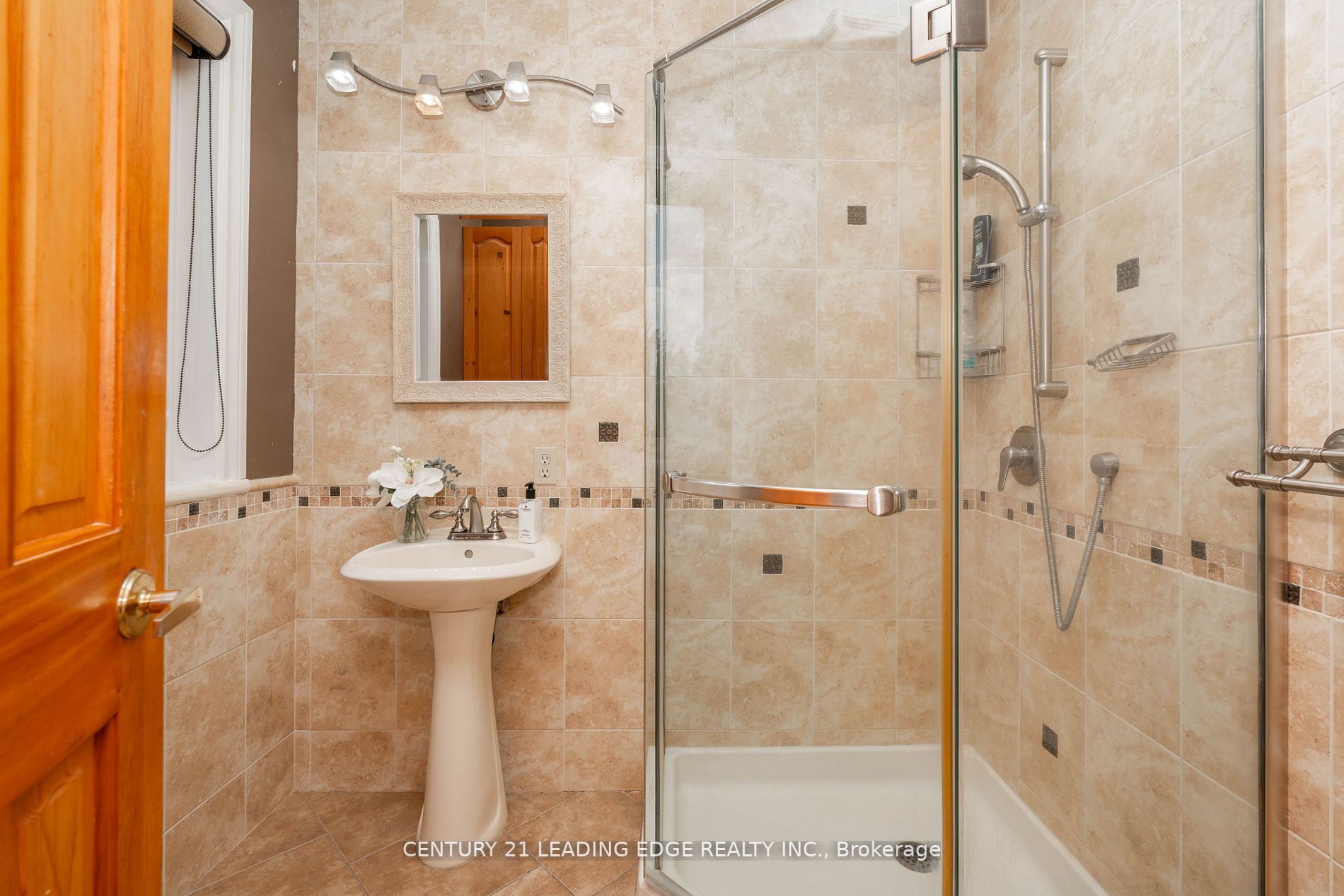 10 Lapier St