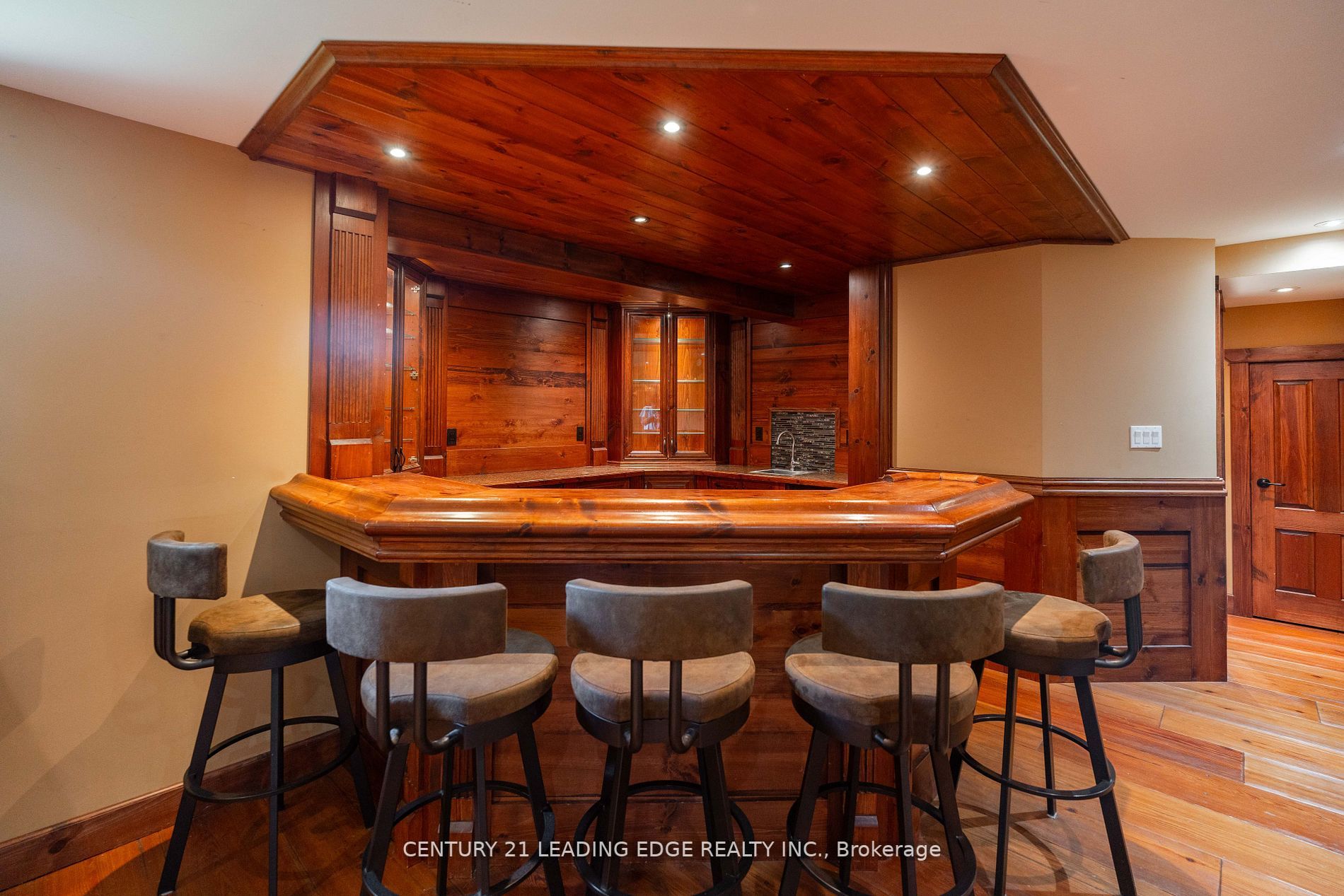 10 Lapier St