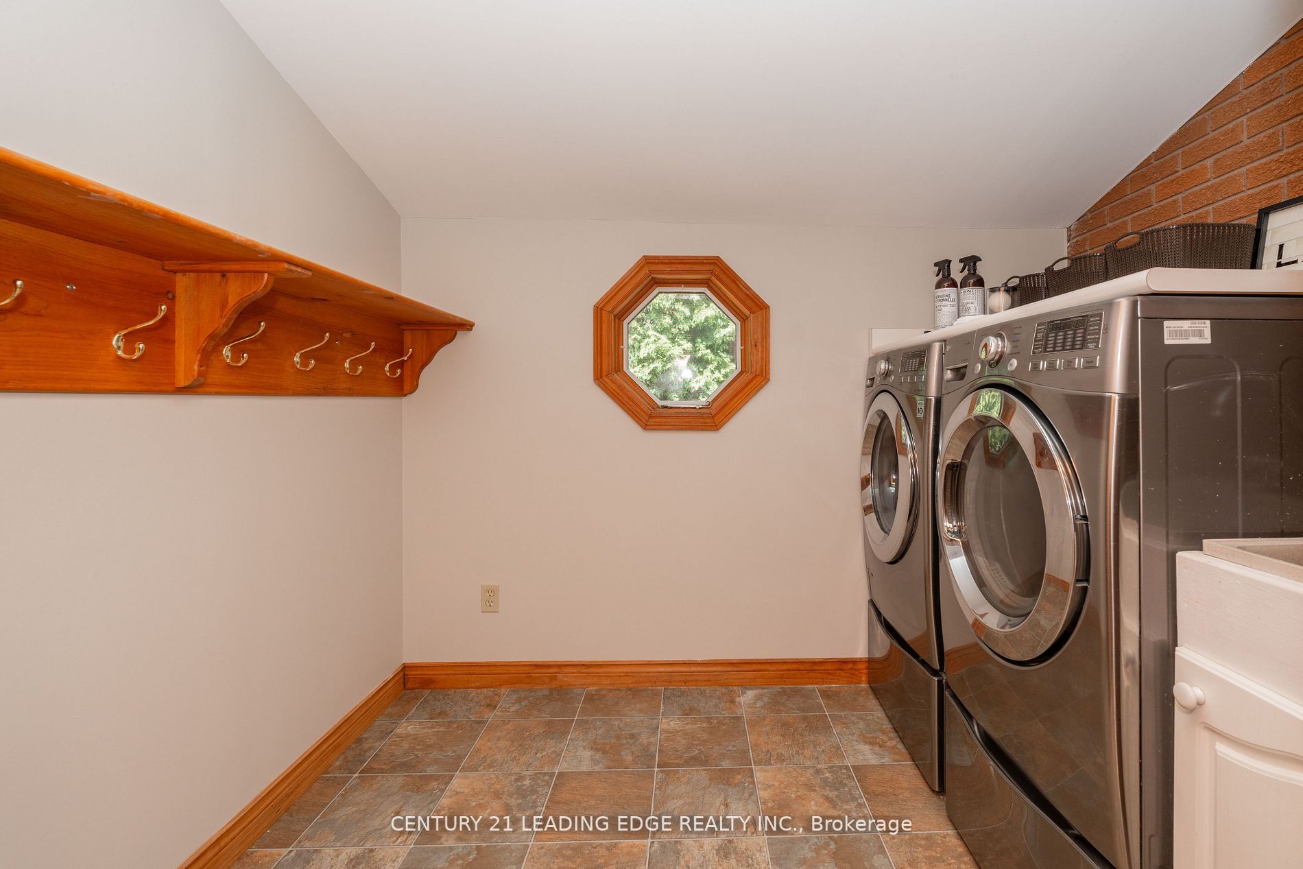 10 Lapier St