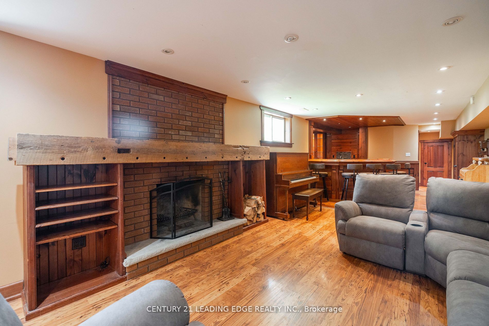 10 Lapier St
