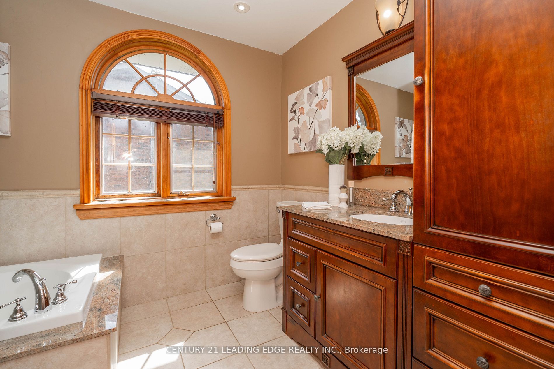 10 Lapier St