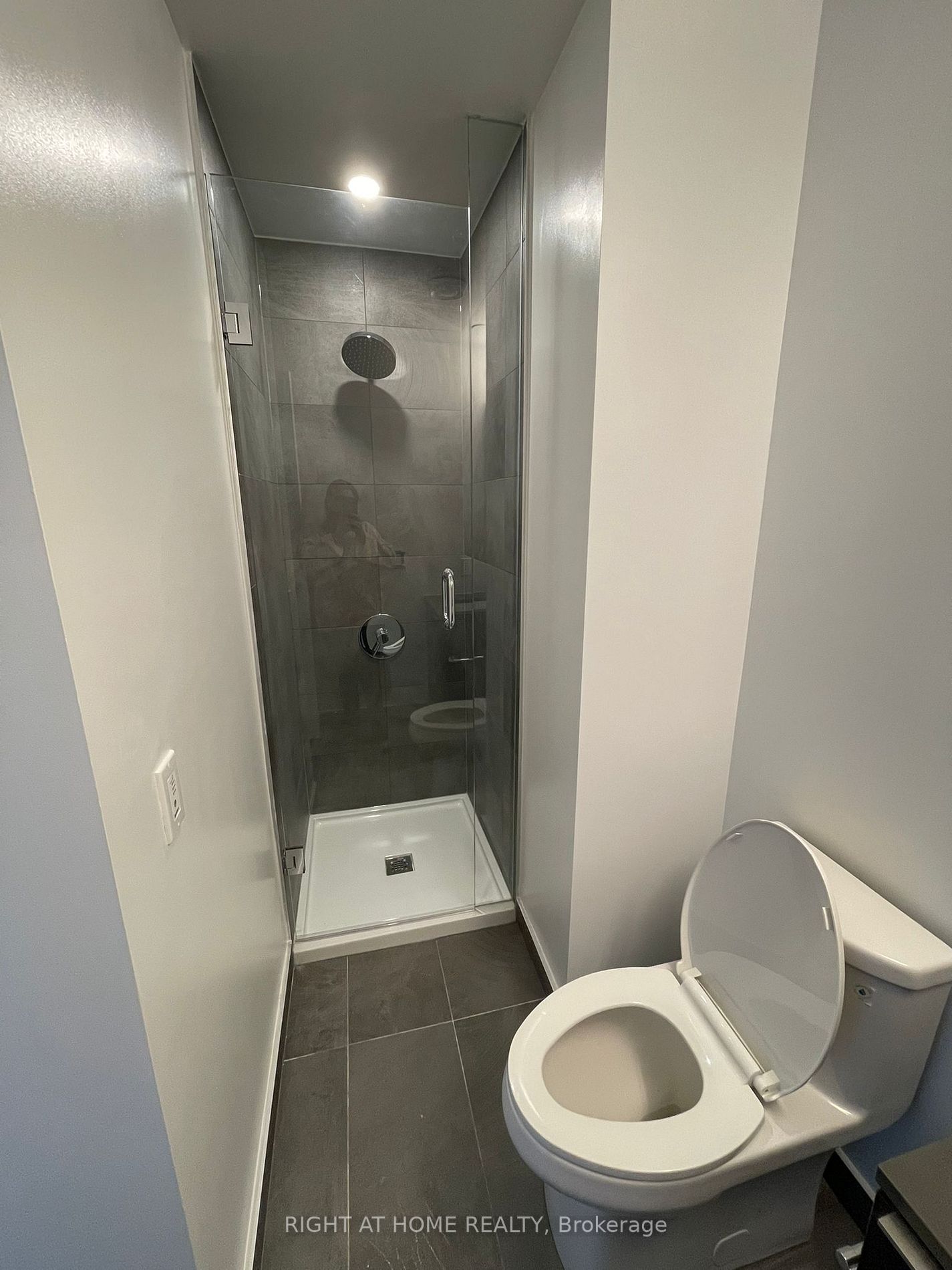 1000 Portage Pkwy, #5015