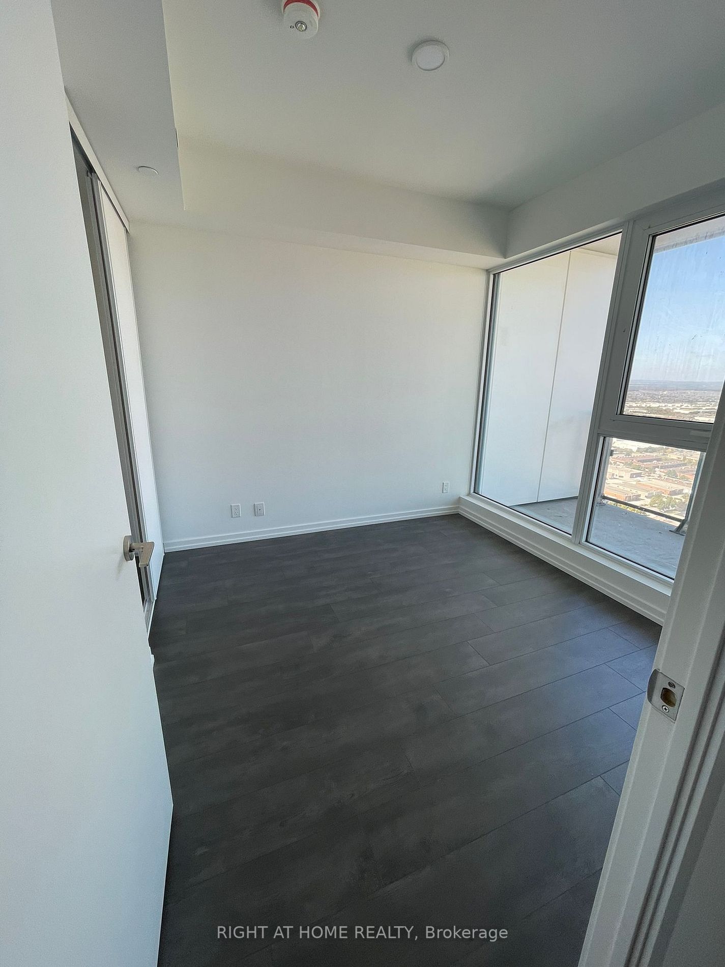 1000 Portage Pkwy, #5015