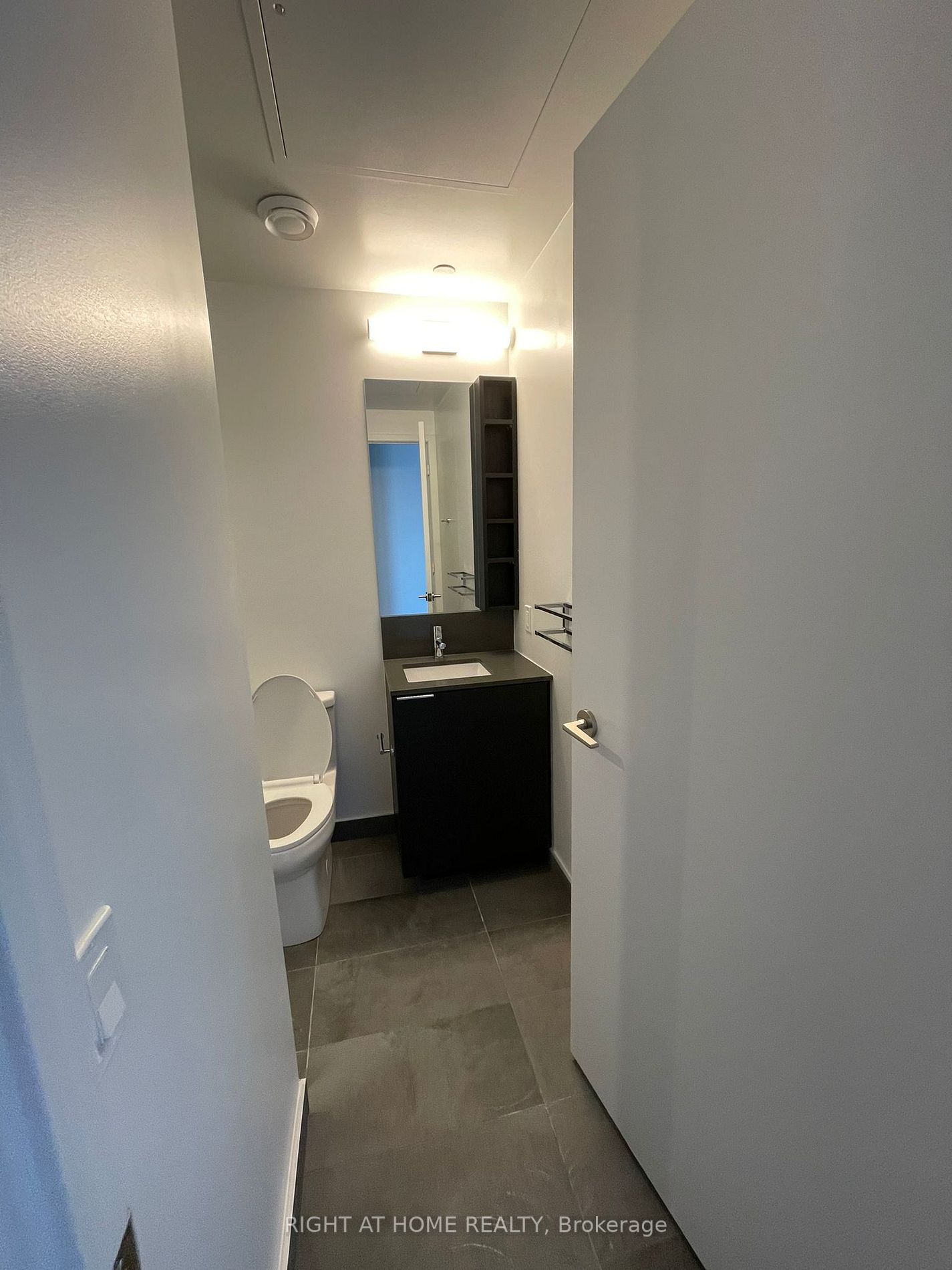 1000 Portage Pkwy, #5015
