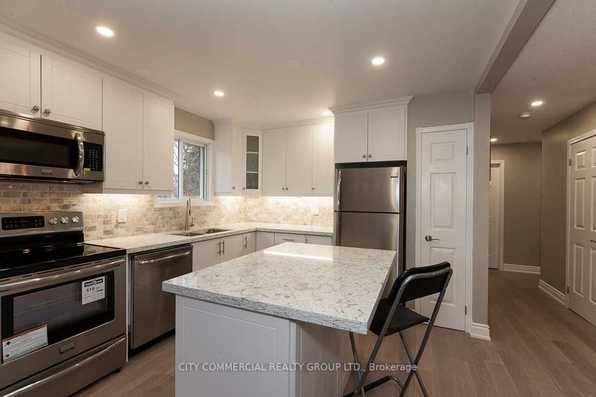 51 Metcalf Cres