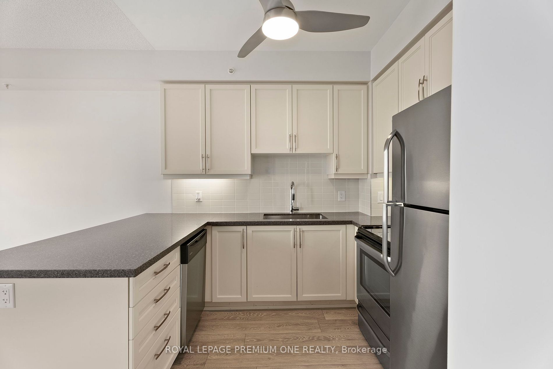 24 Woodstream Blvd, #310