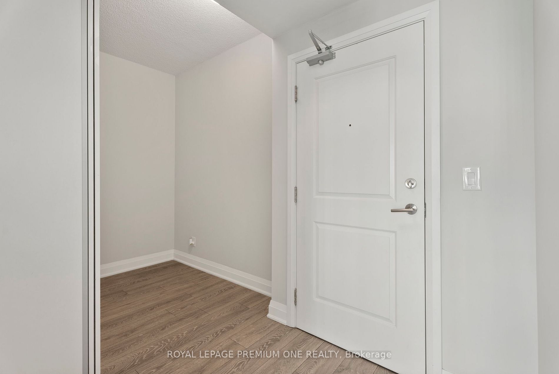 24 Woodstream Blvd, #310