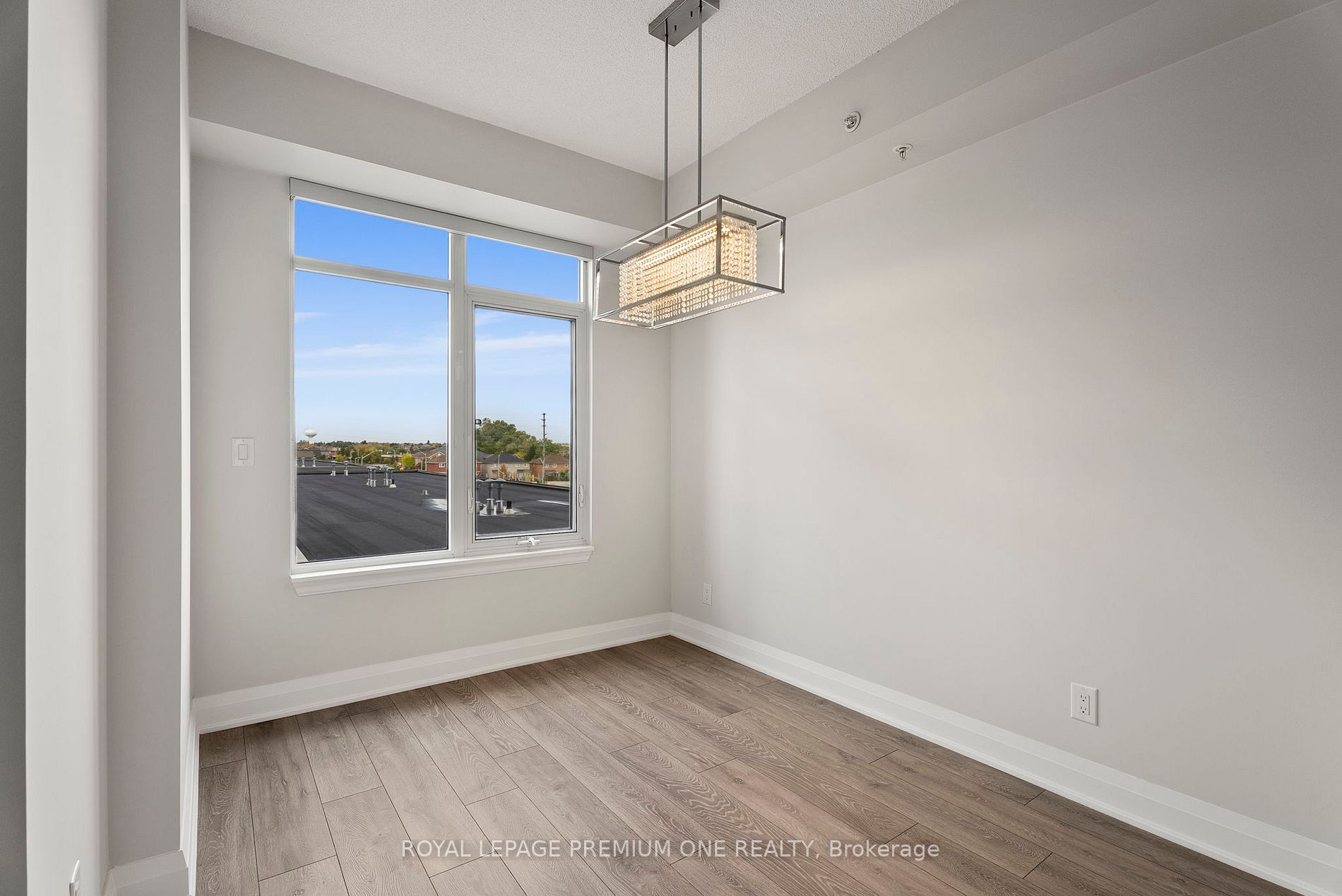 24 Woodstream Blvd, #310