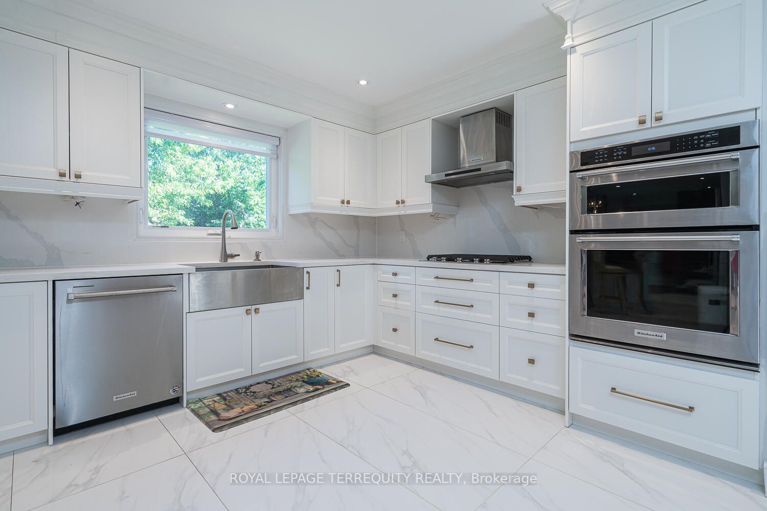14 Lynngrove Cres