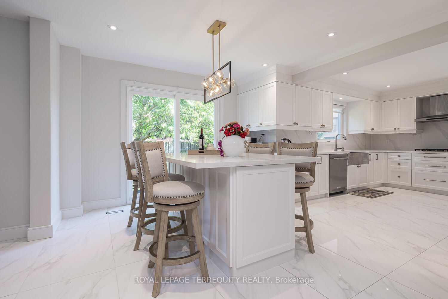 14 Lynngrove Cres