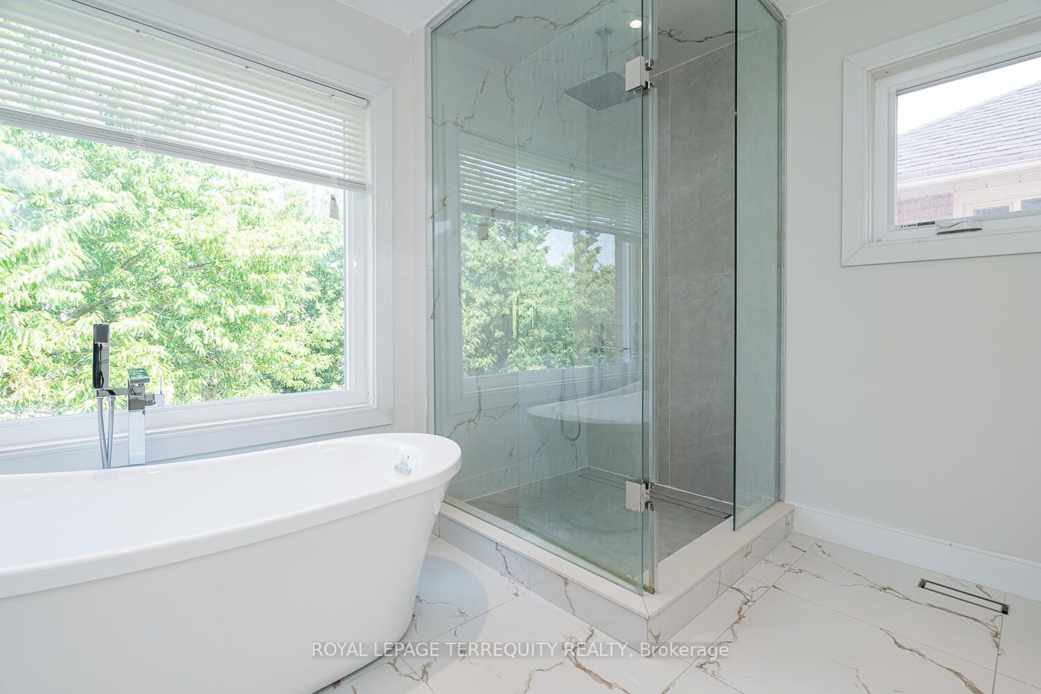 14 Lynngrove Cres