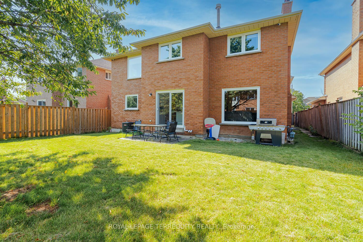 14 Lynngrove Cres