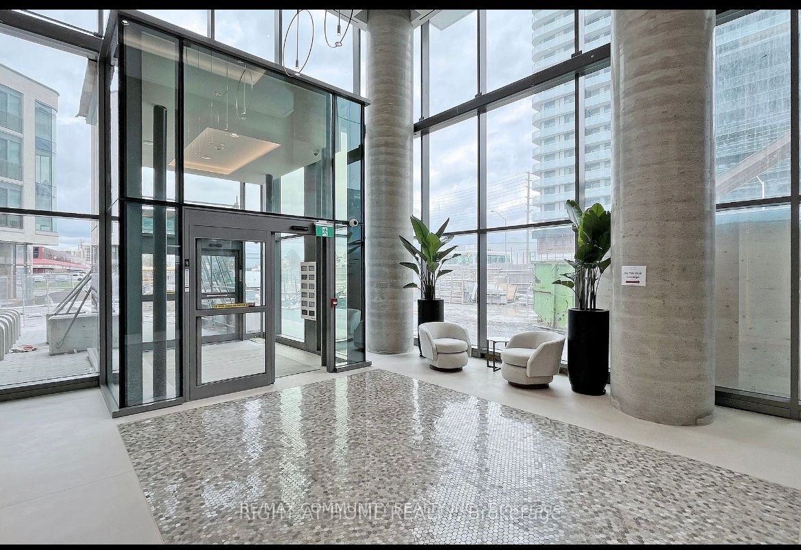7890 Jane Street, #5111