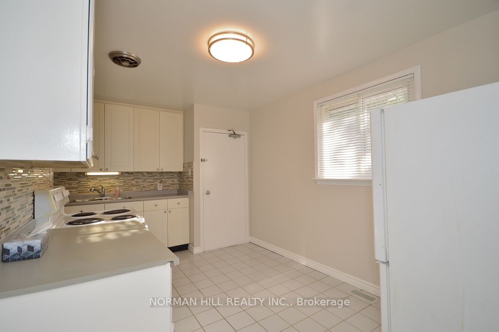 158 Cherrywood Dr, #Upper