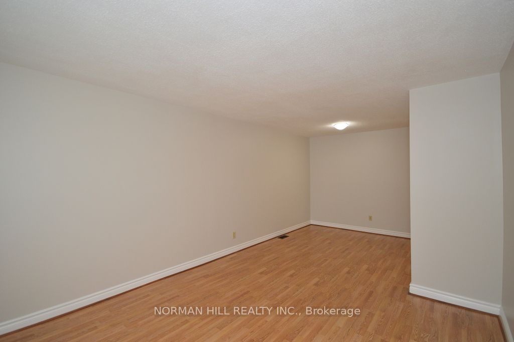 158 Cherrywood Dr, #Upper
