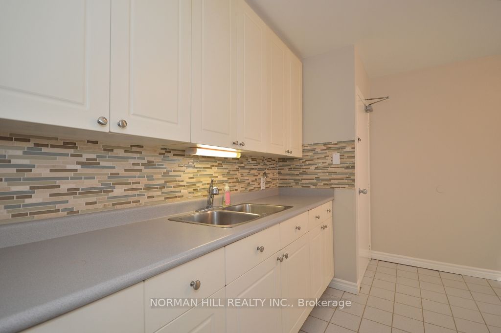 158 Cherrywood Dr, #Upper