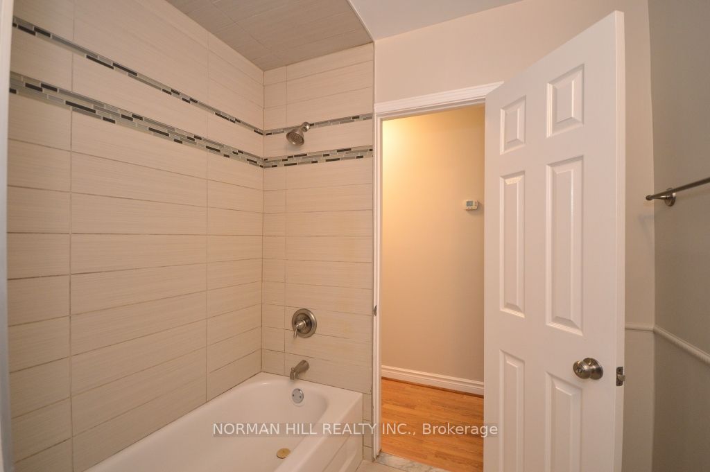 158 Cherrywood Dr, #Upper