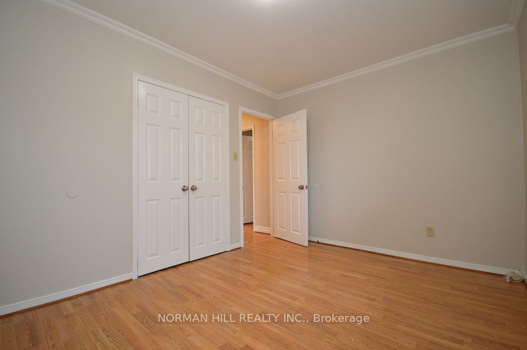 158 Cherrywood Dr, #Upper