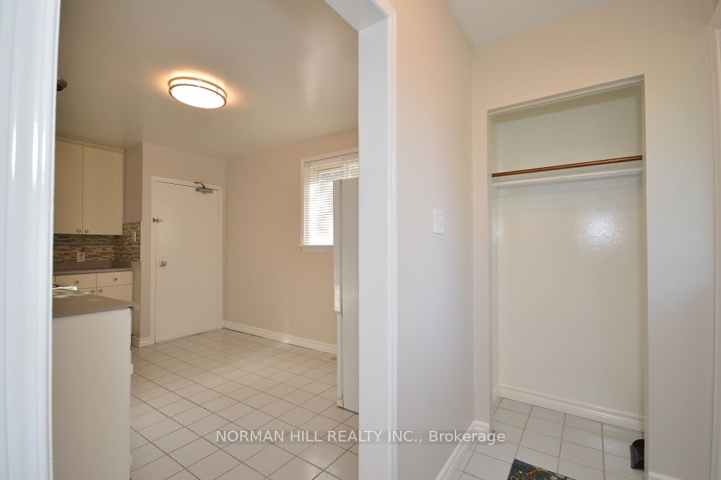 158 Cherrywood Dr, #Upper