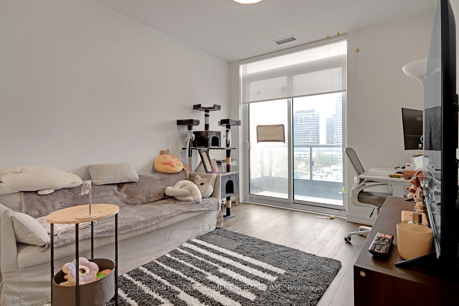 8868 Yonge Street, #816E