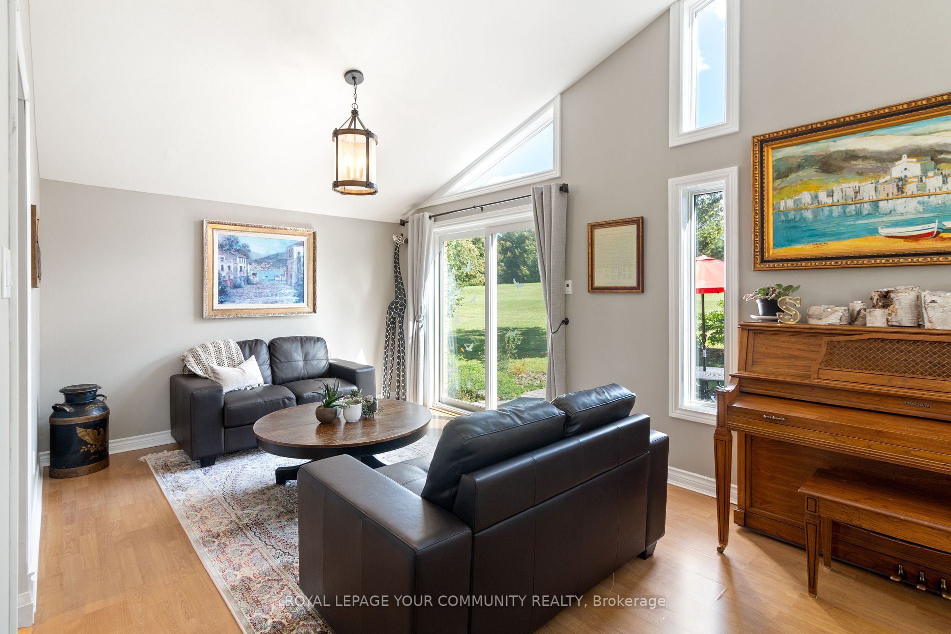 6 Silver Spring Cres