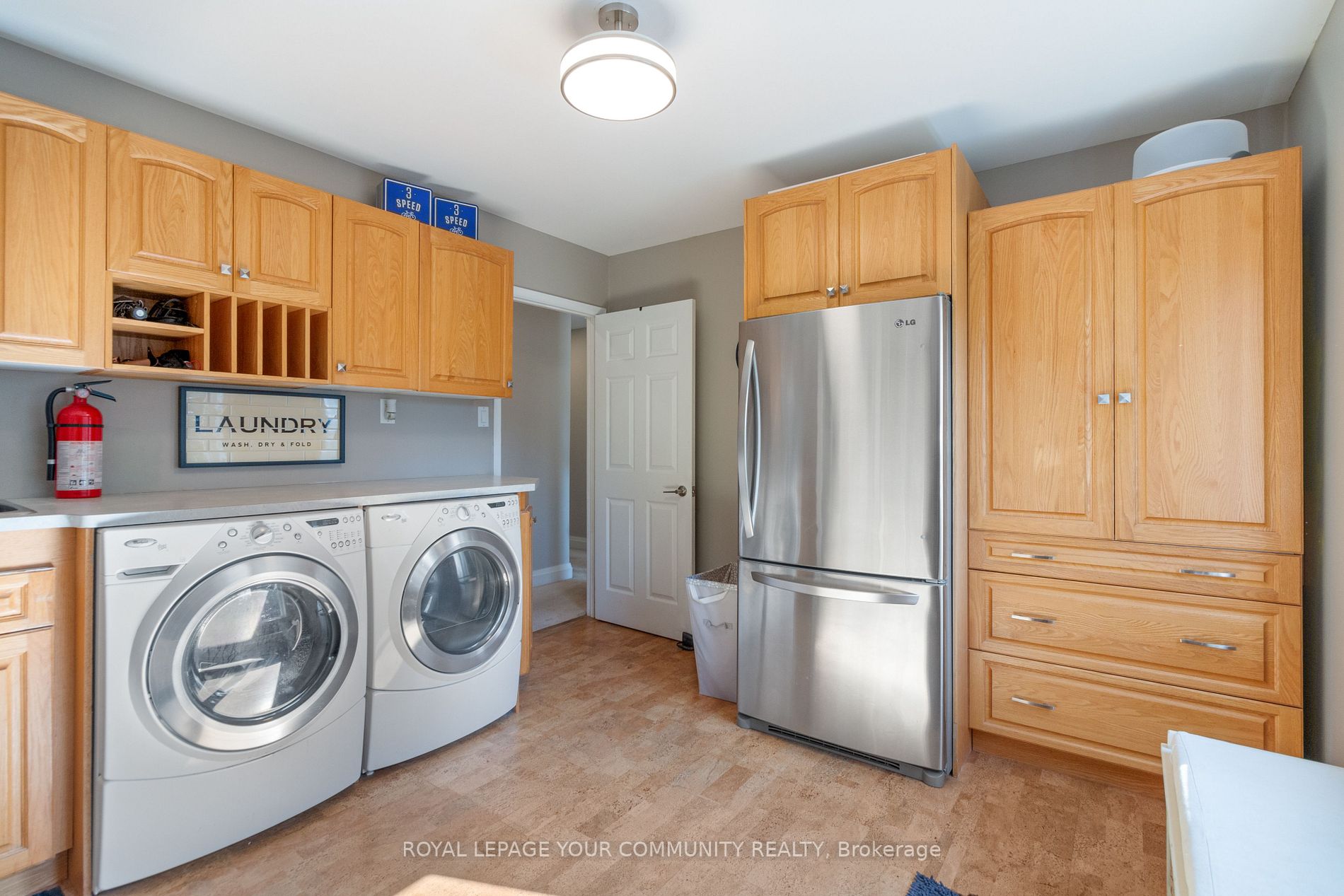 6 Silver Spring Cres