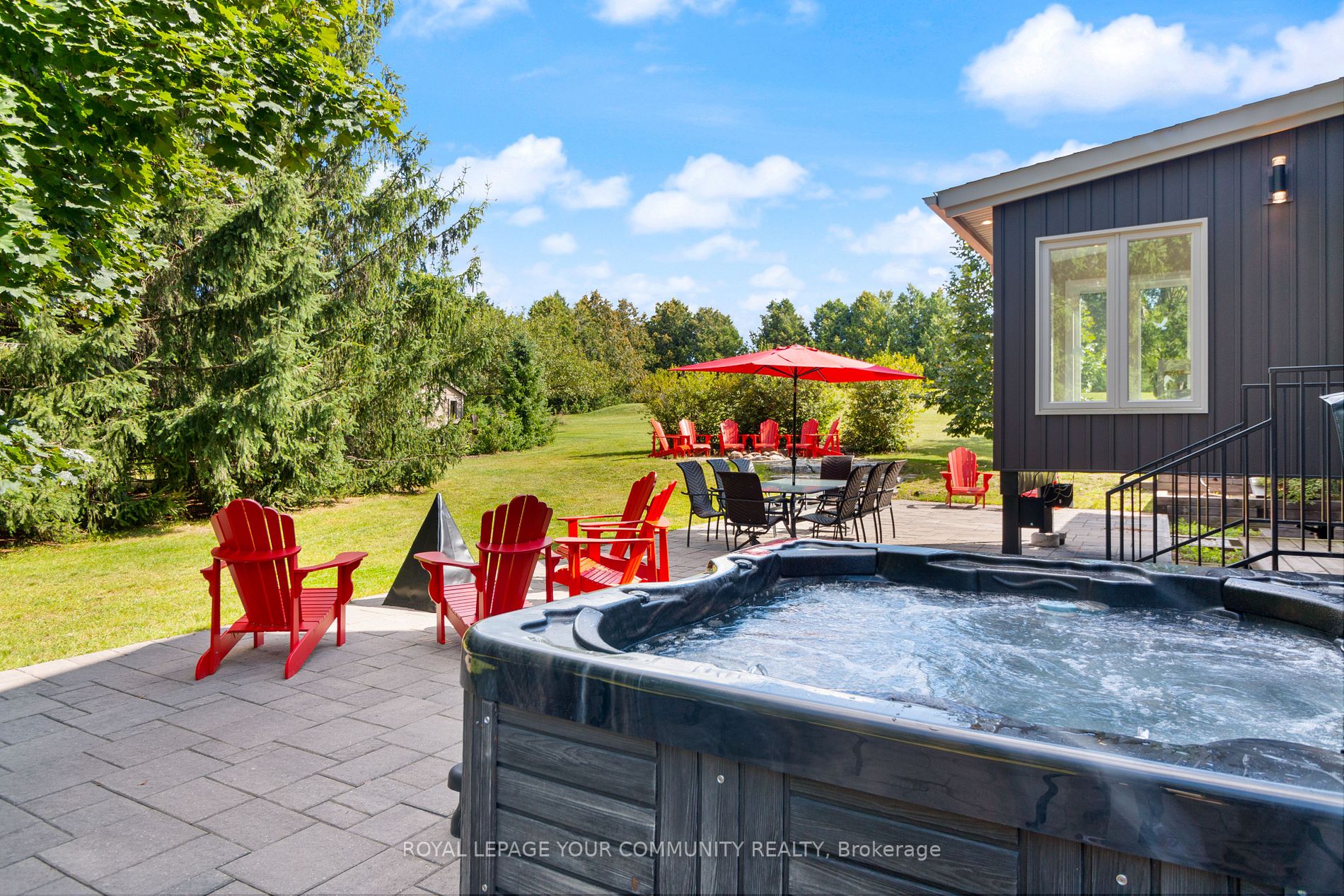 6 Silver Spring Cres