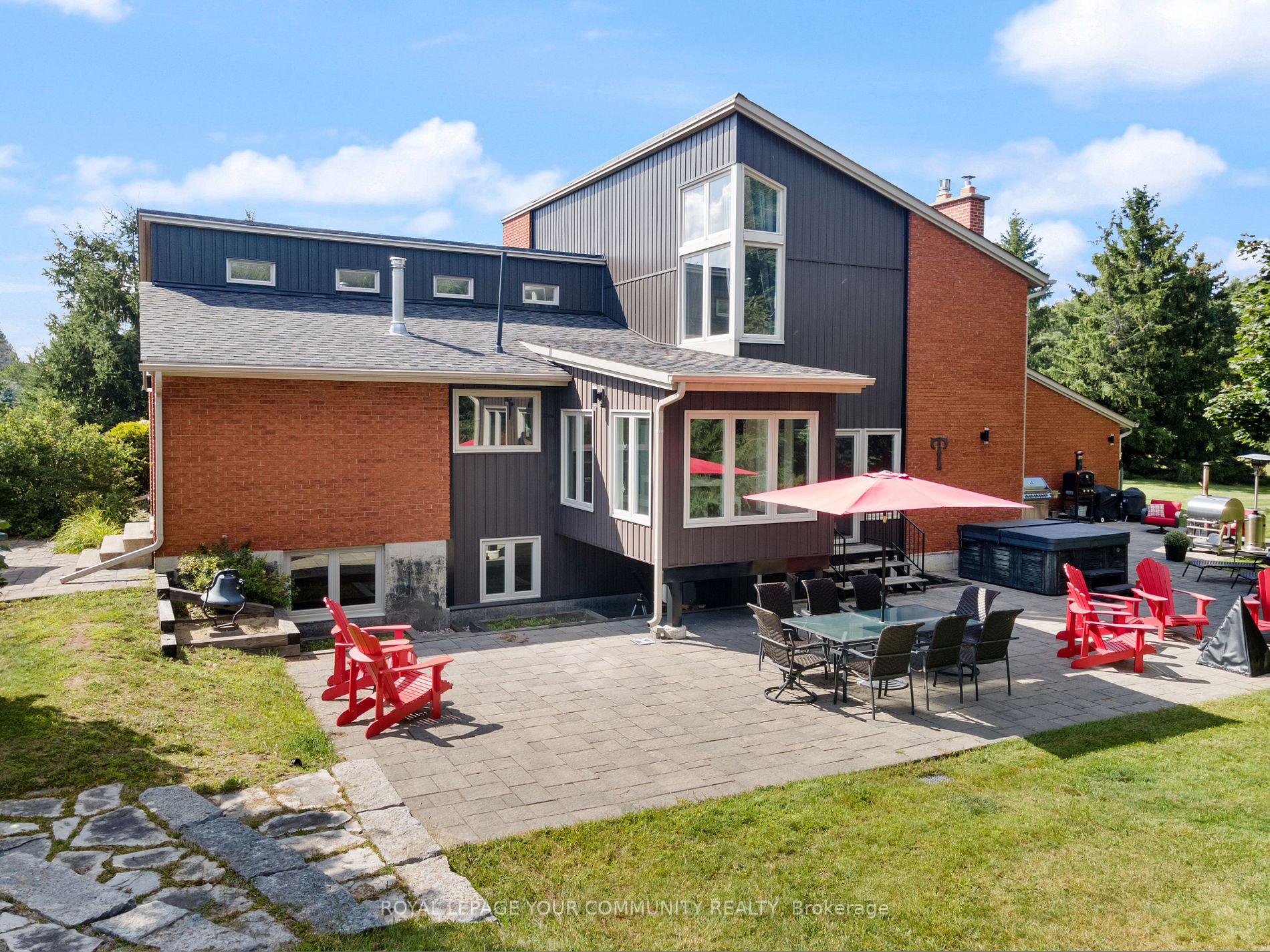 6 Silver Spring Cres