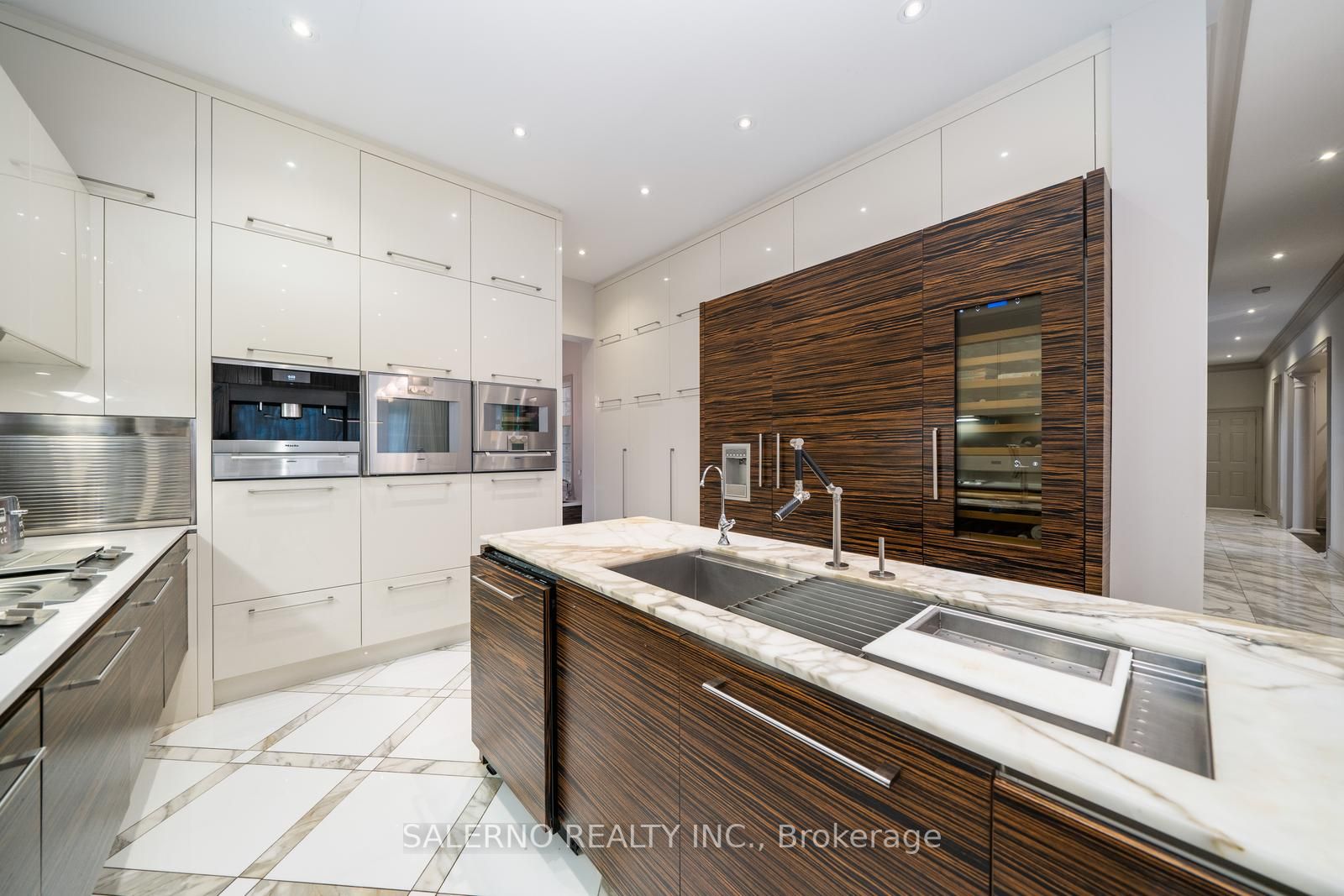 211 Grand Vellore Cres, #Upper