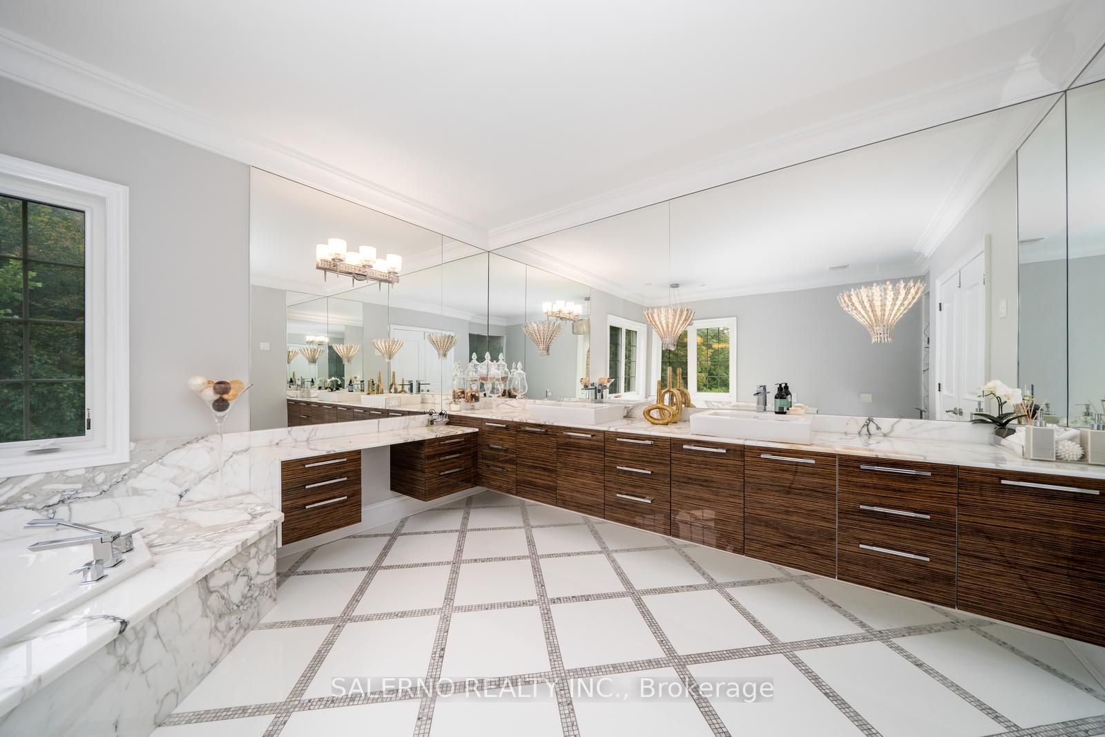 211 Grand Vellore Cres, #Upper
