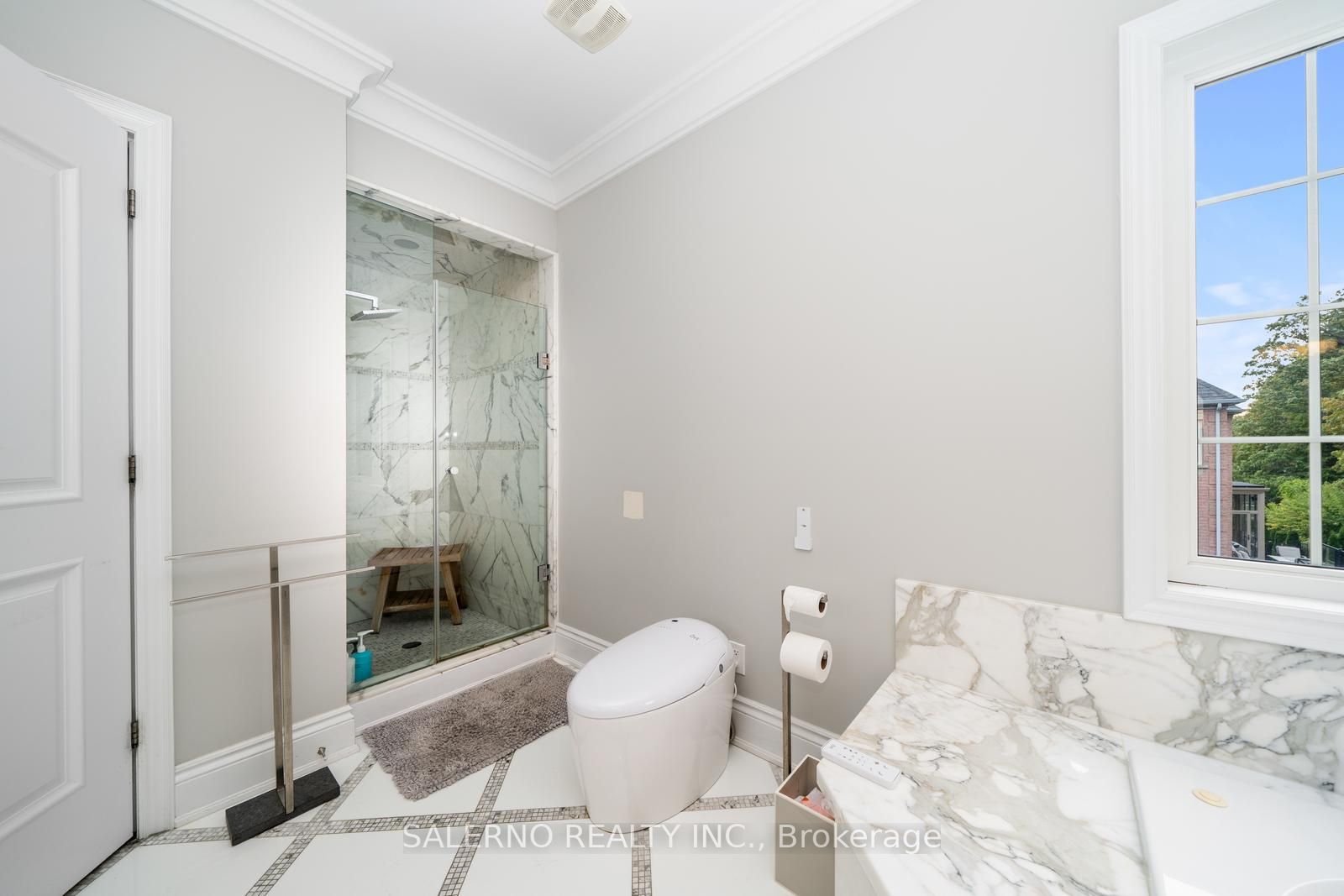 211 Grand Vellore Cres, #Upper
