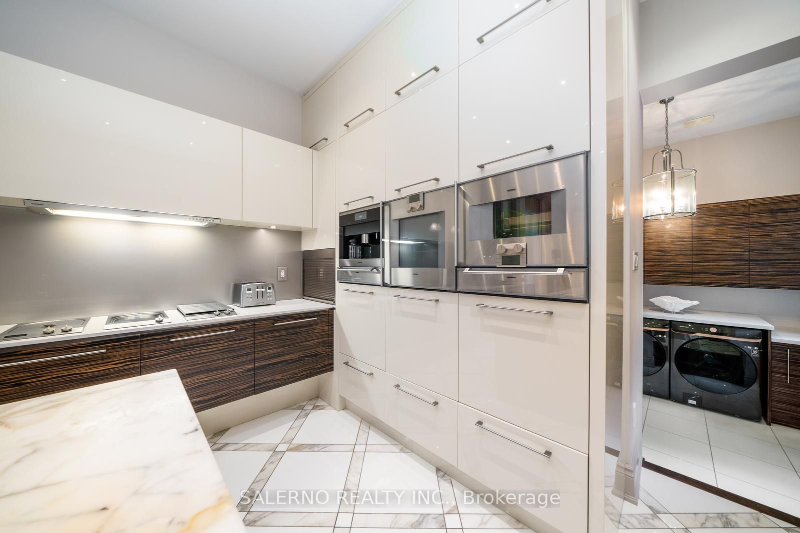 211 Grand Vellore Cres, #Upper