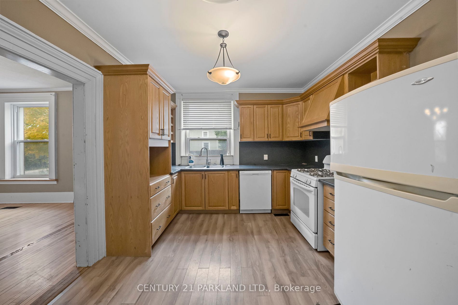 75 Main St S
