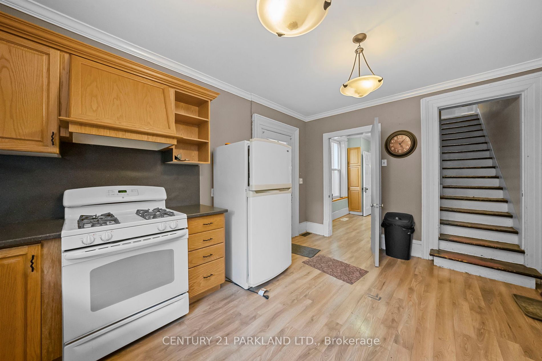 75 Main St S