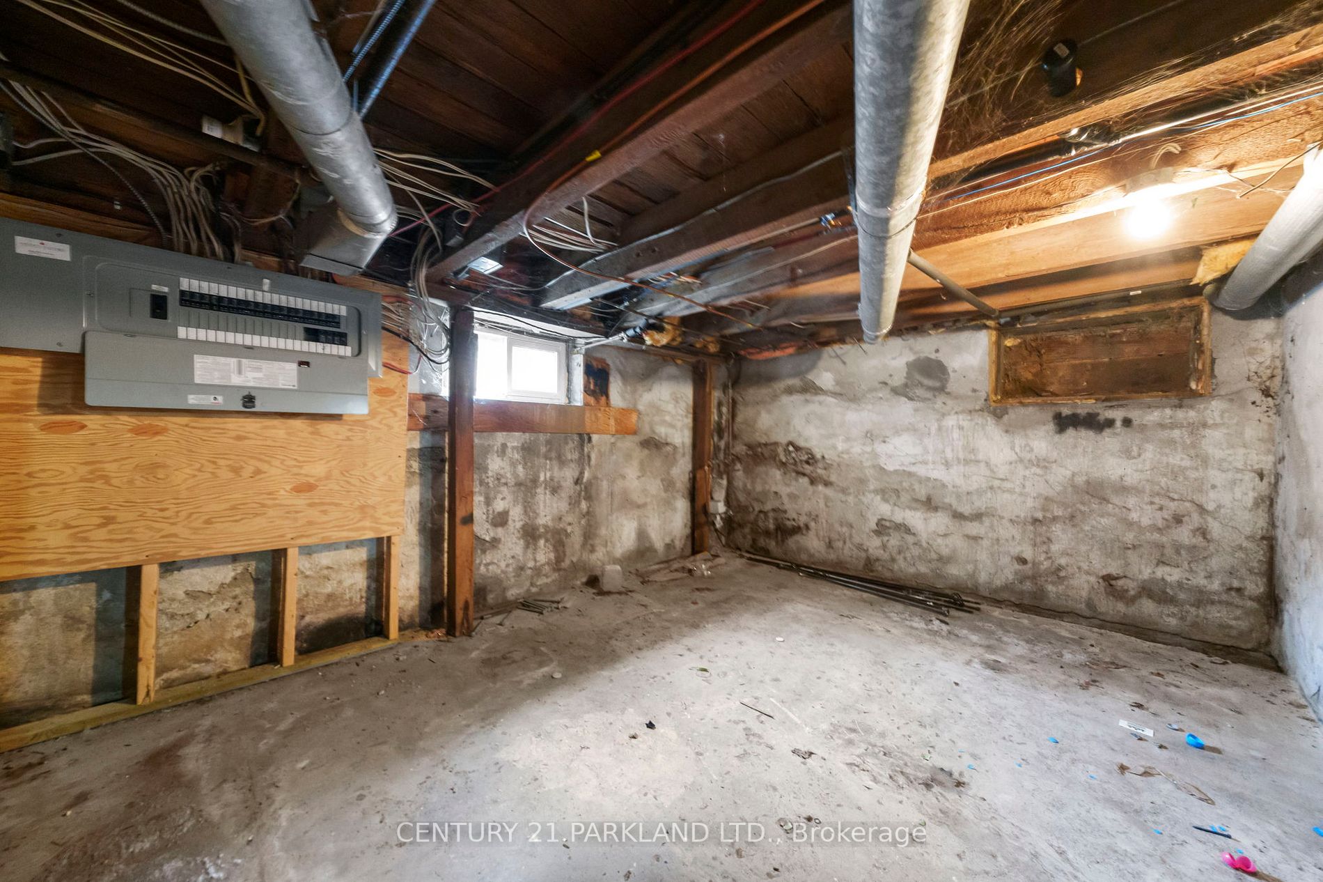 75 Main St S