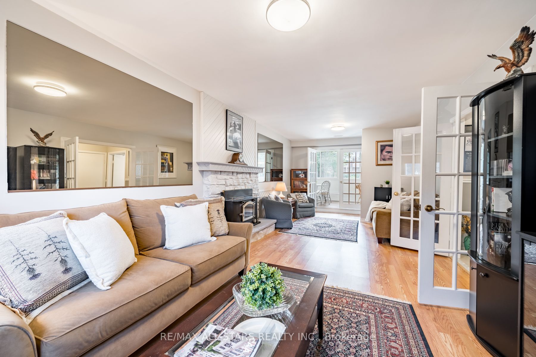 2 High Point Dr