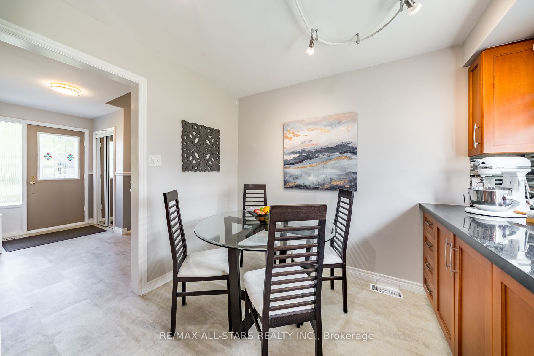 2 High Point Dr