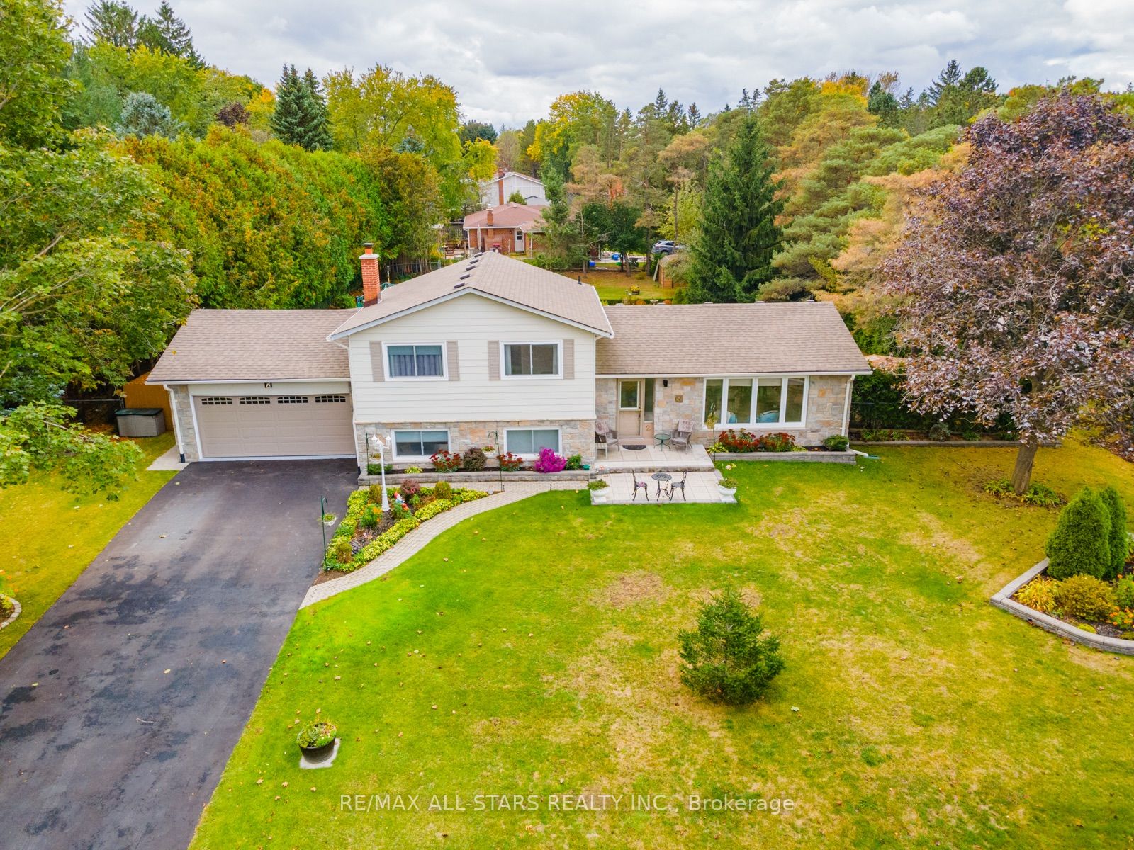 2 High Point Dr