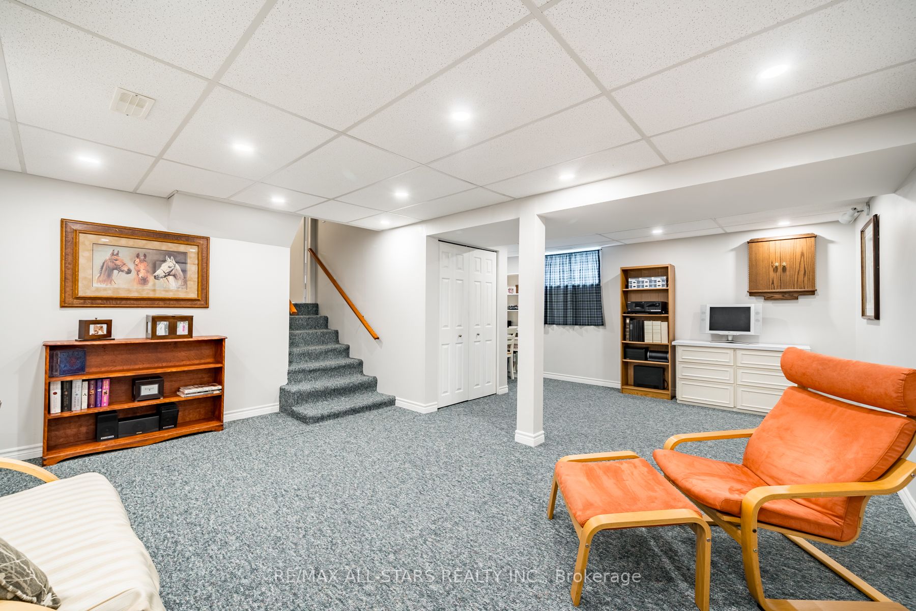 2 High Point Dr