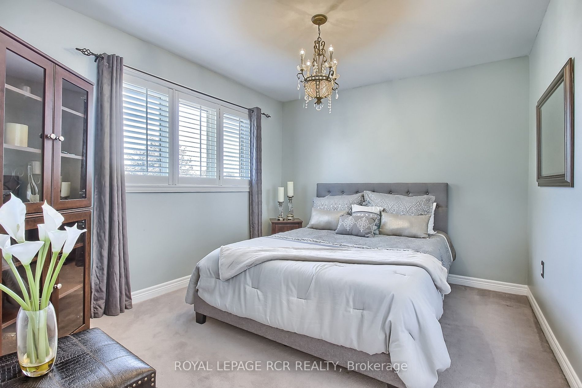 11 Saint Avenue