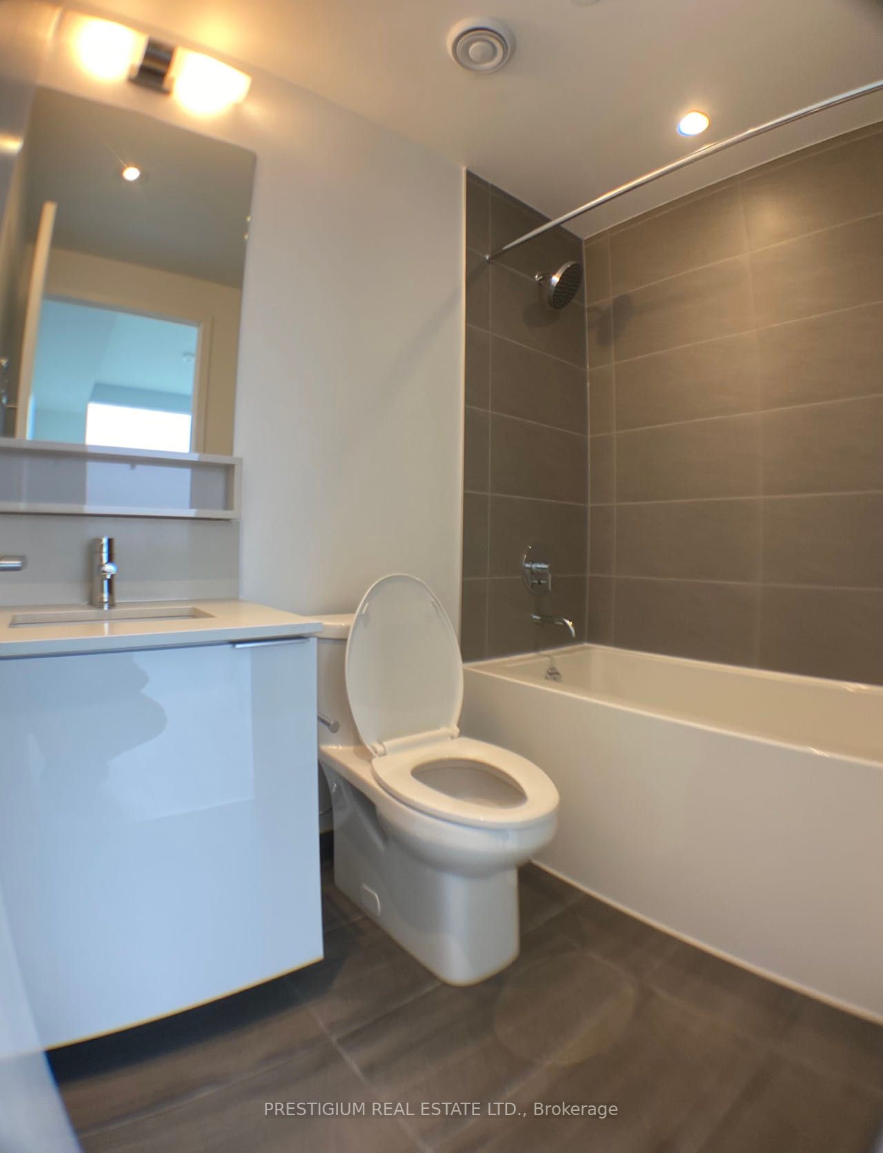 950 Portage Pkwy, #4206