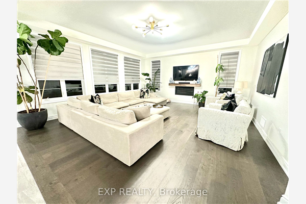 184 Klein Mills Rd, Vaughan