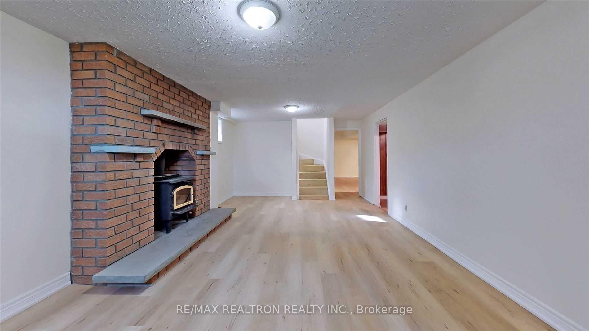 80 Maplegrove Ave, #Lower