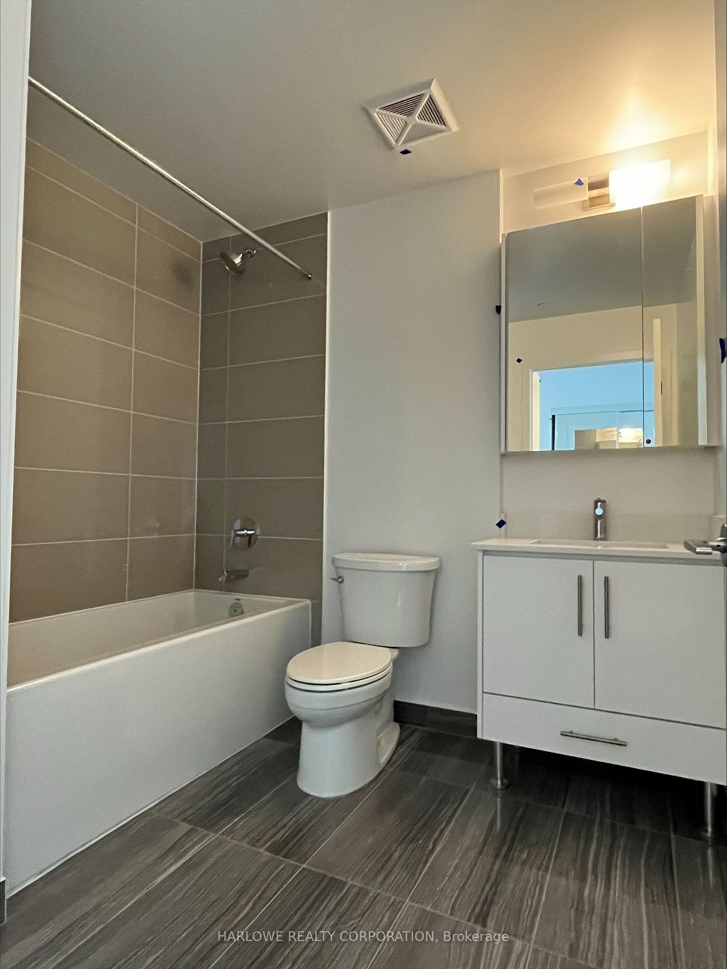 105 Oneida Crescent, #2601