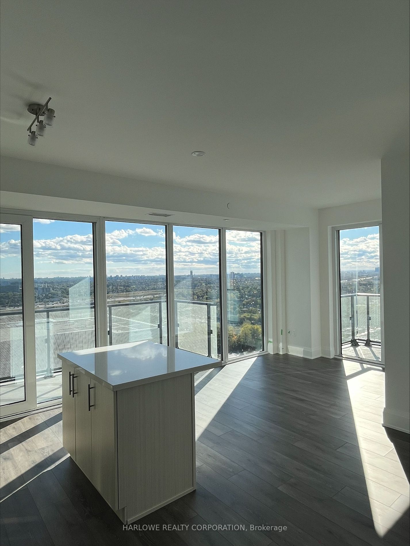 105 Oneida Cres, #2710