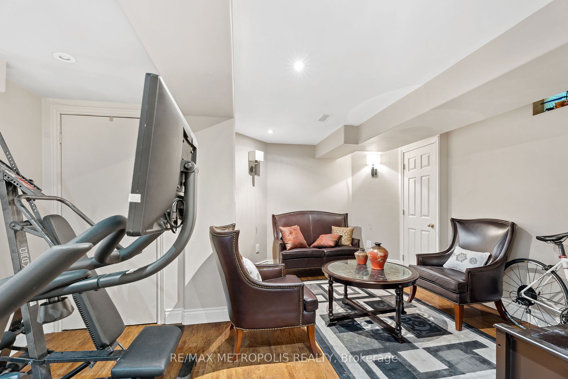 4 Everton Crt