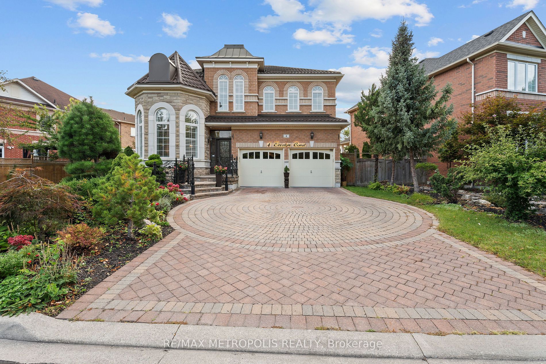 4 Everton Crt