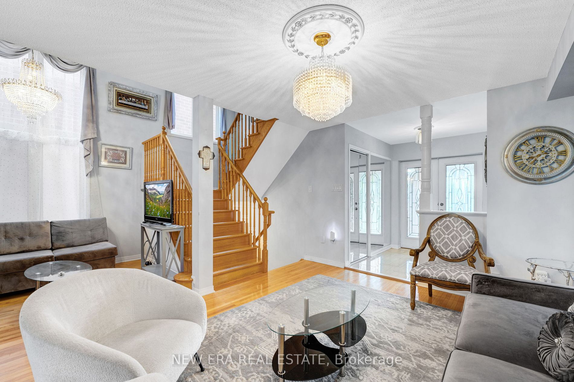 64 Eddington Pl